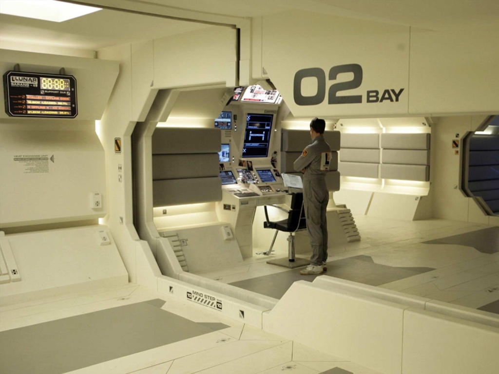 sam-rockwell-on-set-moon-station-interior-moon-2009