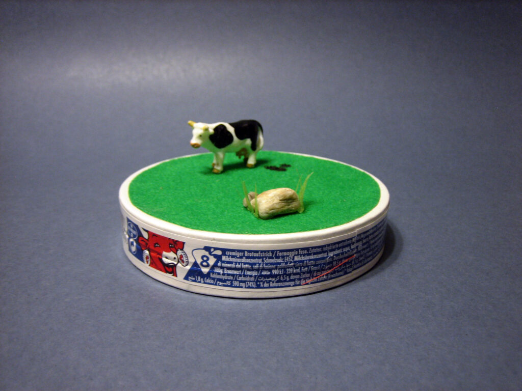 laughing-cow-cheese-box-diorama-front-view